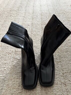 Black Square-Toe Mid-Calf Women's Boots